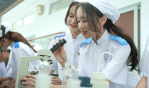 Hà Nội là nơi quy tụ nhiều trường Đại học và Cao đẳng đào tạo ngành Dược, mang đến đa dạng lựa chọn cho thí sinh